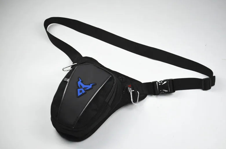 0105MC motorcycle leg bag in red, made from 1200D Oxford cloth, showing crossbody strap and 29cm size.