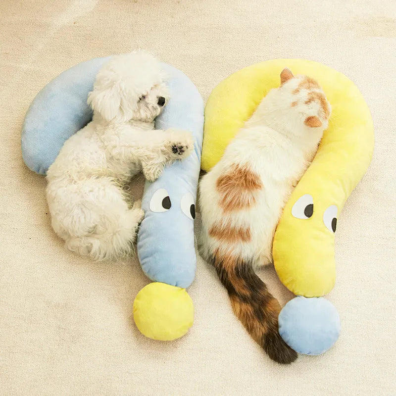 Blue and yellow rectangular pet sleeping pillow measuring 62 by 39 centimetres