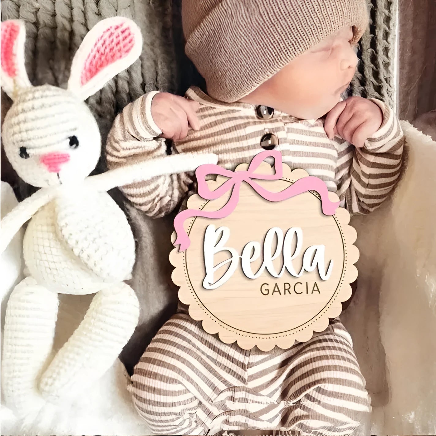 Square wooden baby room ornament with custom name, shown in 13cm and 15cm sizes.