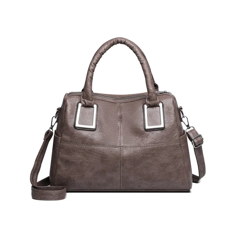 Women's simple shoulder bag in horizontal square design with large capacity and internal organisation compartments