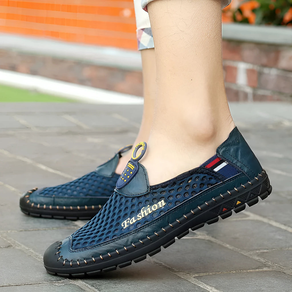 Men's solid-colour casual mesh shoes with a round toe and non-slip rubber sole.