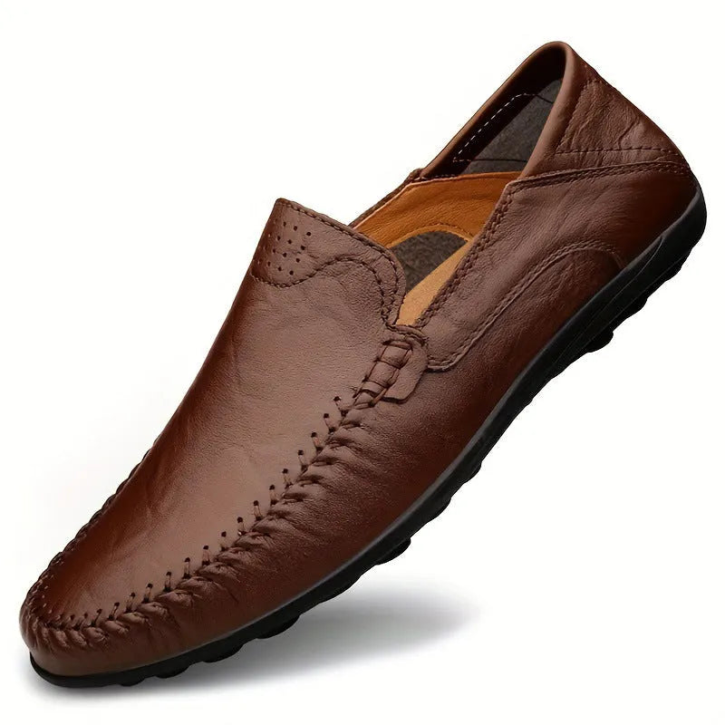 Men's cowhide leather casual shoes in business style with round toe and rubber sole