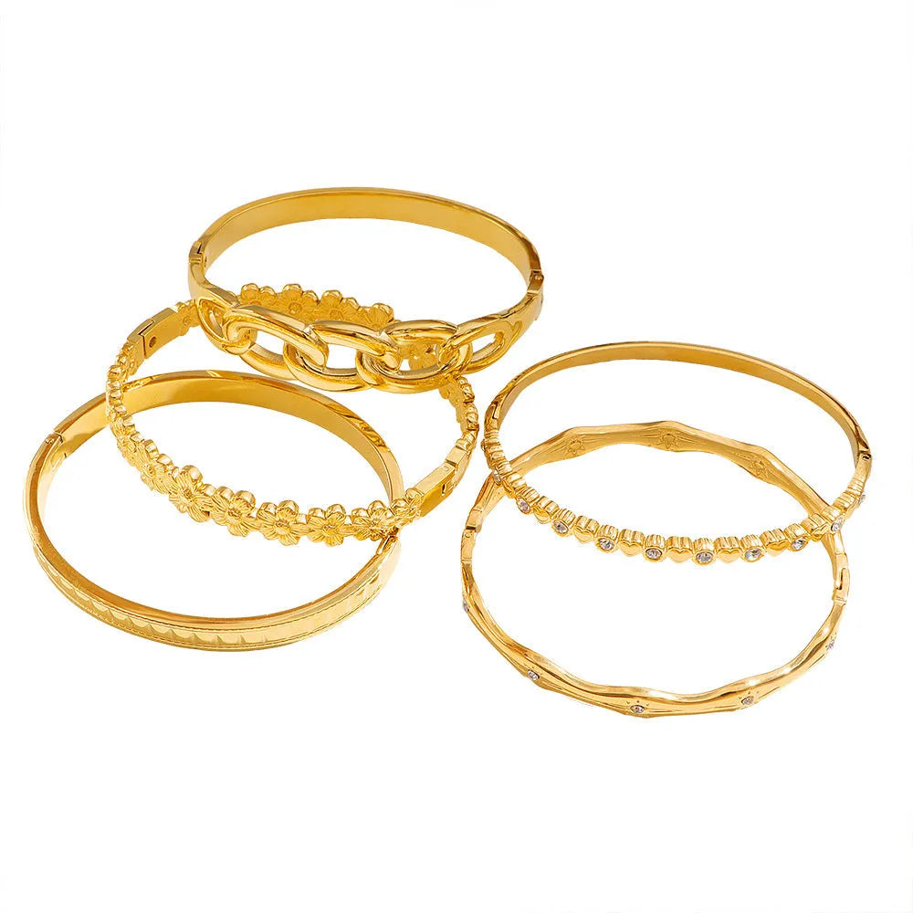 Glossy titanium steel buckle bracelet with electroplated finish in heart style, simple design