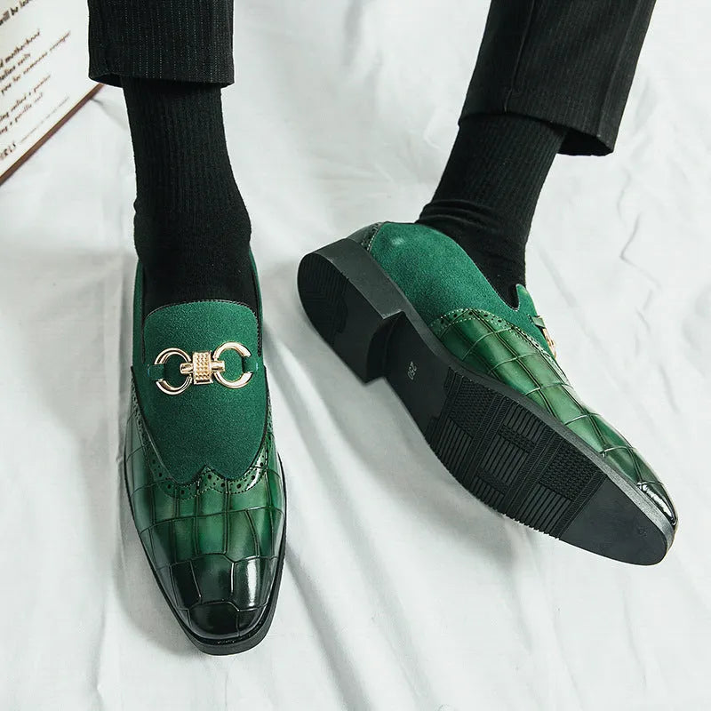 Men's black Korean style pointed toe leather shoes with low top and rubber sole.