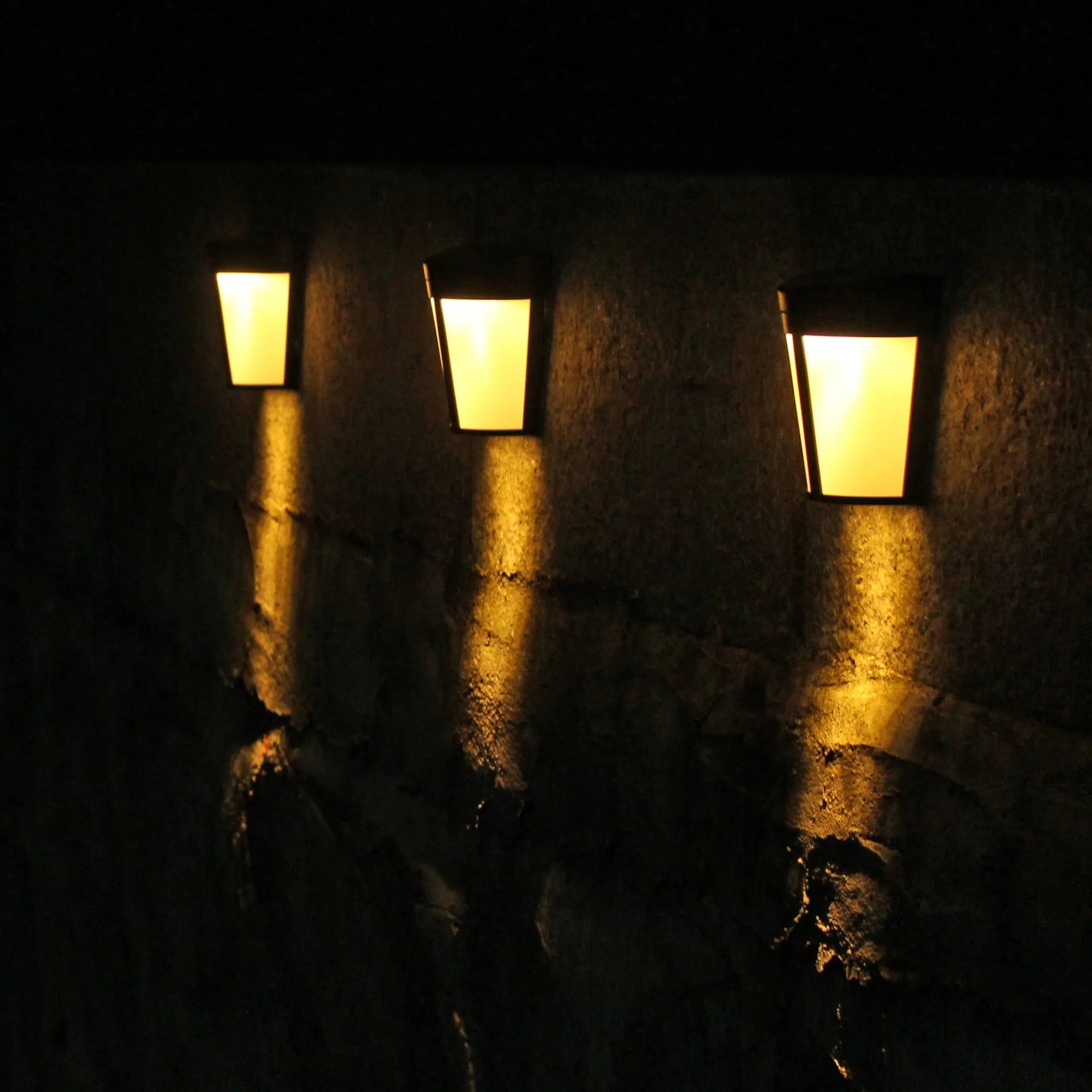 Solar wall lamp with 6 LEDs and IP65 waterproof rating for outdoor garden lighting