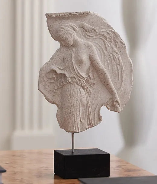 Italian-style wine goddess synthetic resin sculpture ornament measuring 35cm tall