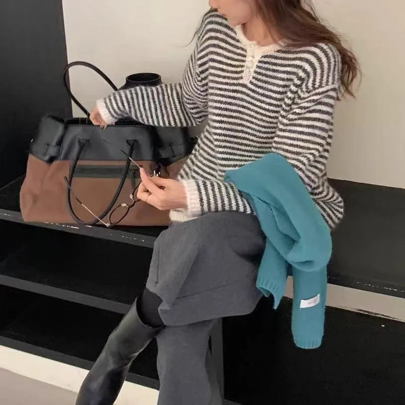 Women's striped cashmere pullover sweater in retro style with plaid pattern