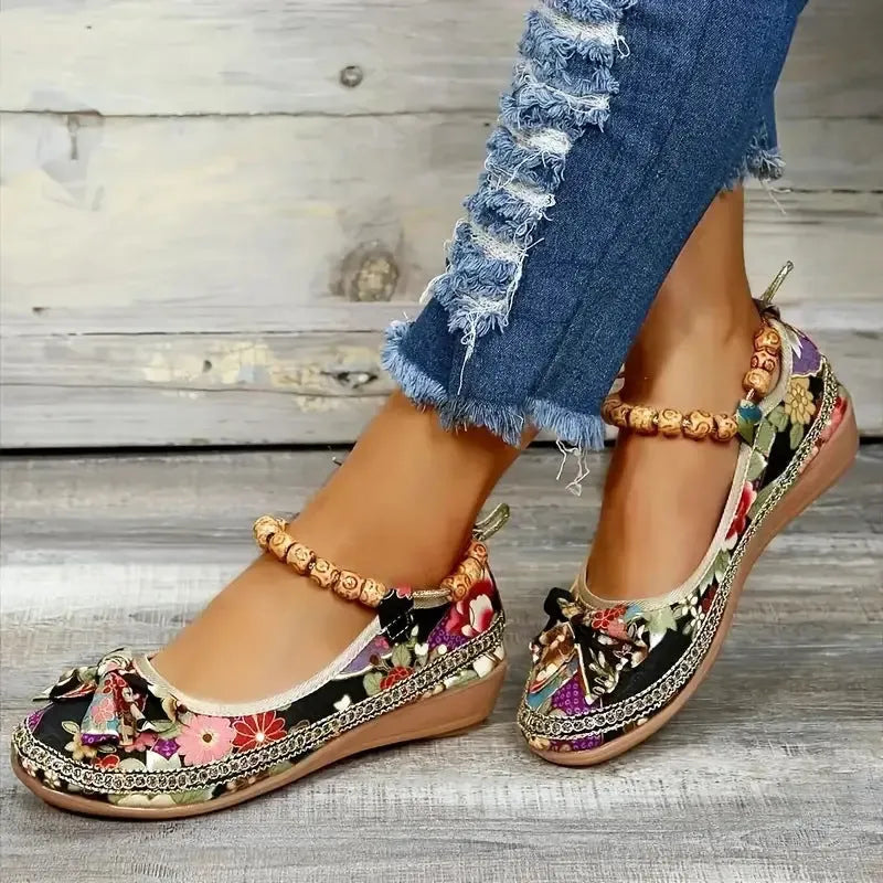 Women's black ethnic platform sandals with elastic band and cloth upper for plus sizes