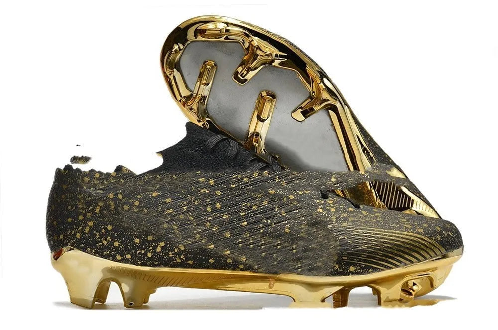 Men's low-top football shoes with knitted upper, rubber FG studs, and front lace-up closure.