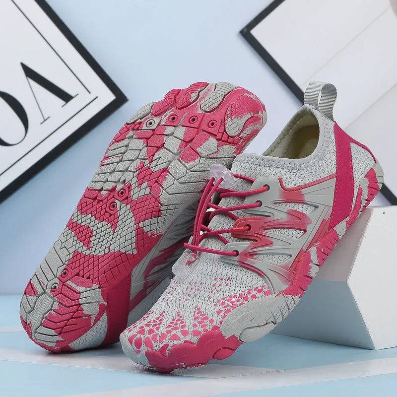 Quick-drying lace-up beach shoes with mesh upper and non-slip rubber sole in multiple colours