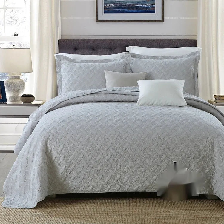 Pure cotton double-sided bedspread quilt set in a Damascus pattern, shown on a 2.0m bed.