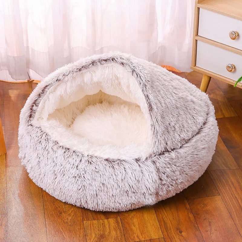 Waterproof cloth dog kennel with warm room section in semi-surrounded design