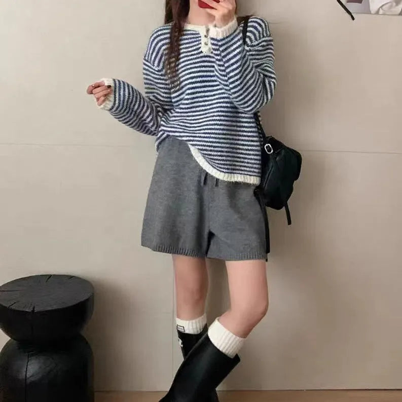 Women's striped cashmere pullover sweater in retro style with plaid pattern
