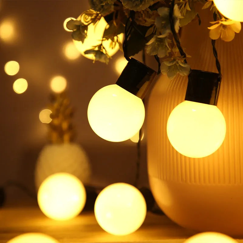 10-metre solar-powered decorative light string with 40 LED bulbs for outdoor festival and tent decoration