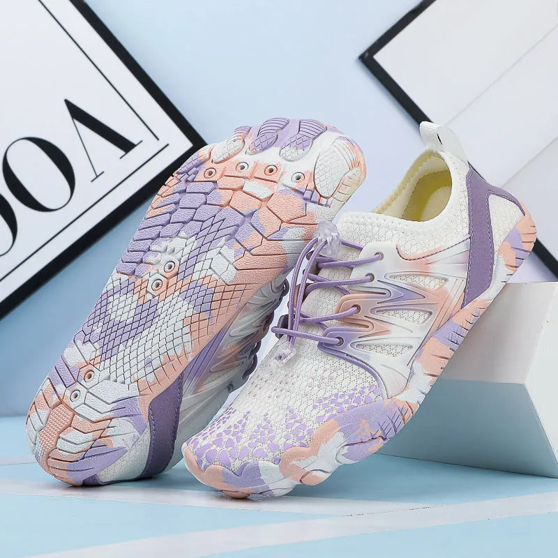 Quick-drying lace-up beach shoes with mesh upper and non-slip rubber sole in multiple colours