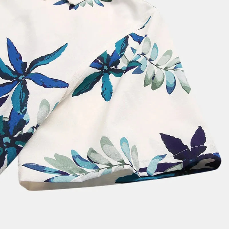 White casual printed cotton shirt with lapel collar and short sleeves, loose fit