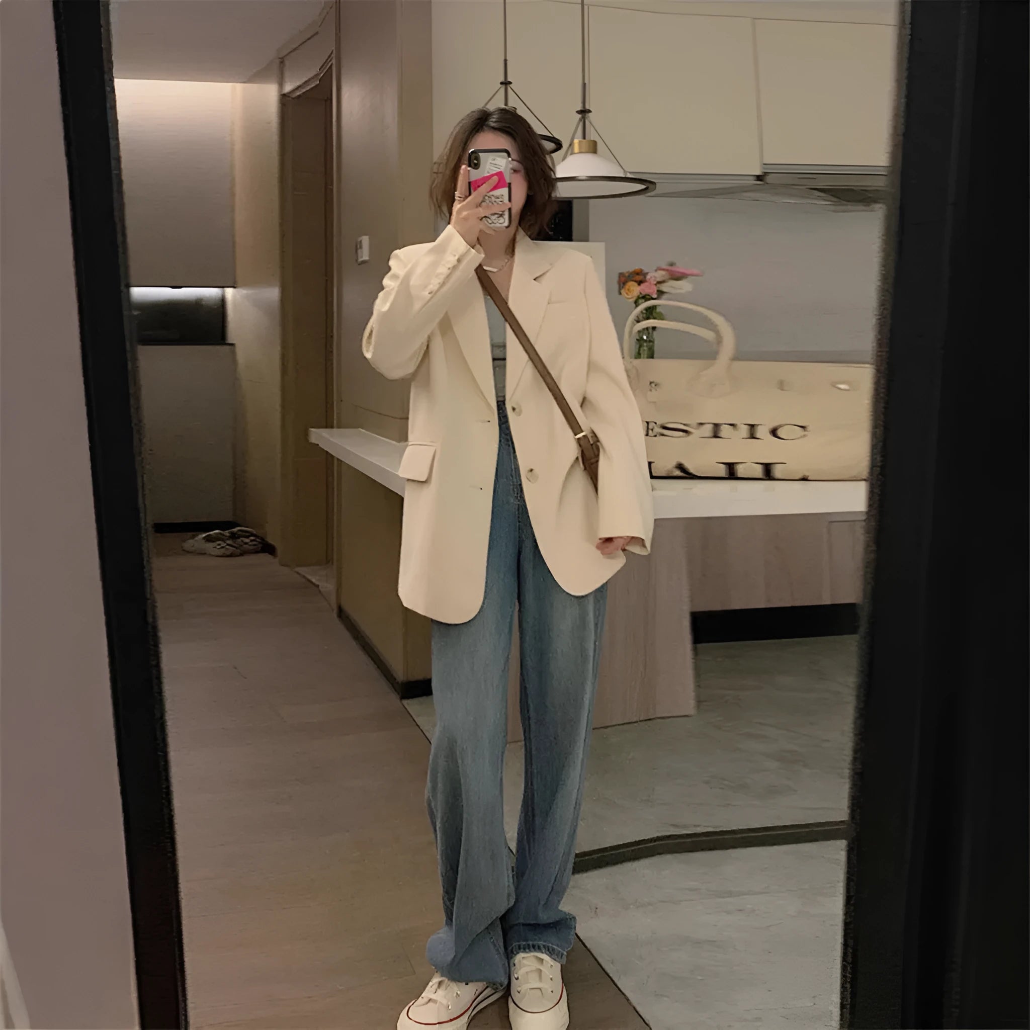 Korean-style solid colour suit jacket with regular sleeves and pockets