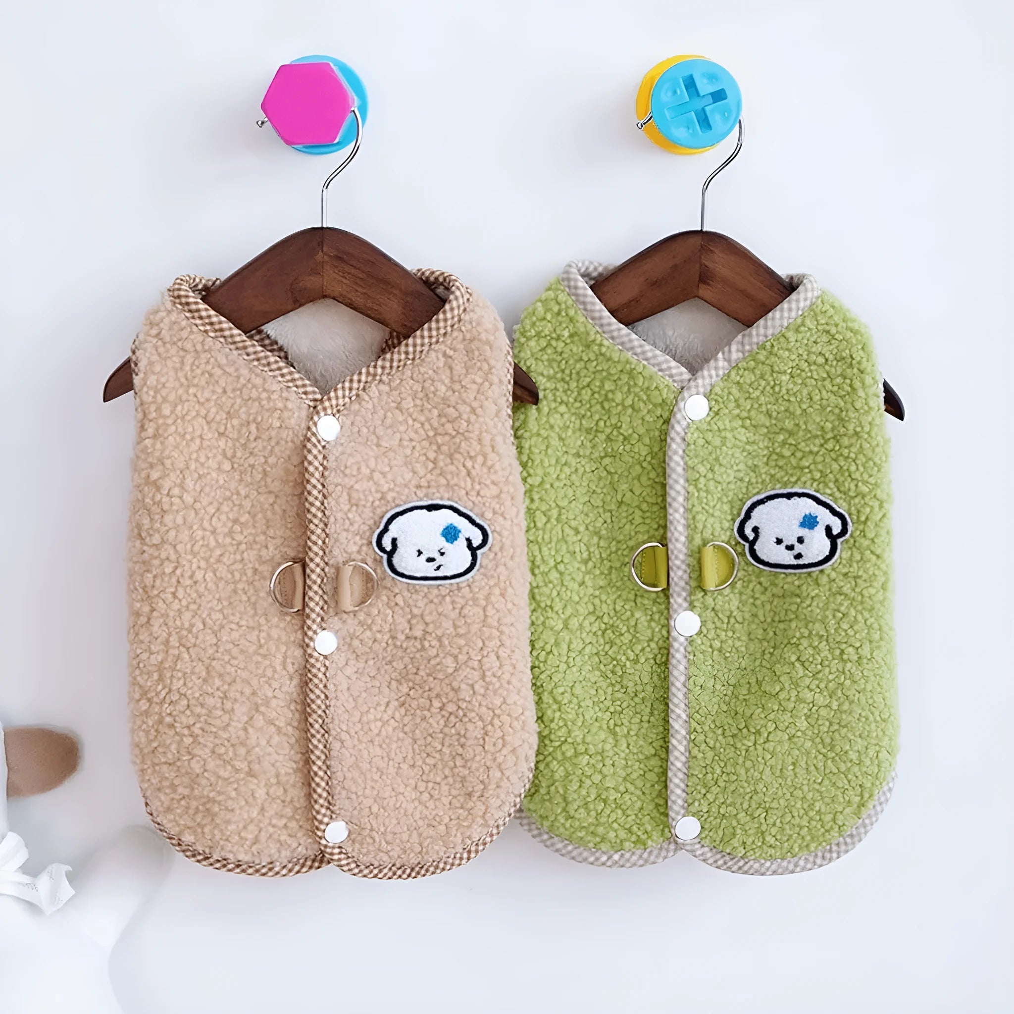Green thickened coral fleece dog sweatshirt vest with a metal leash ring on the back
