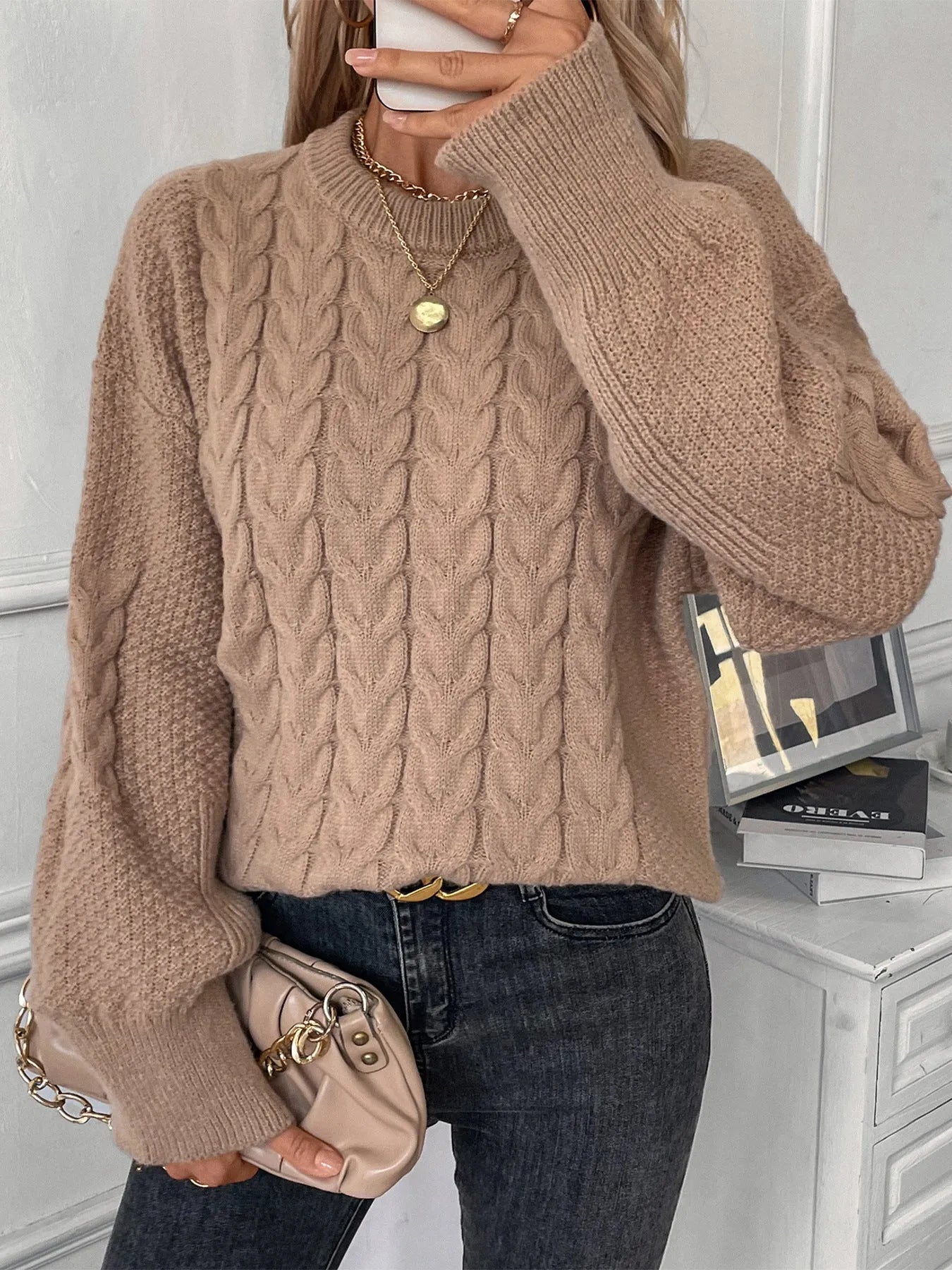 Women's loose fit round neck casual pullover sweater in solid colour