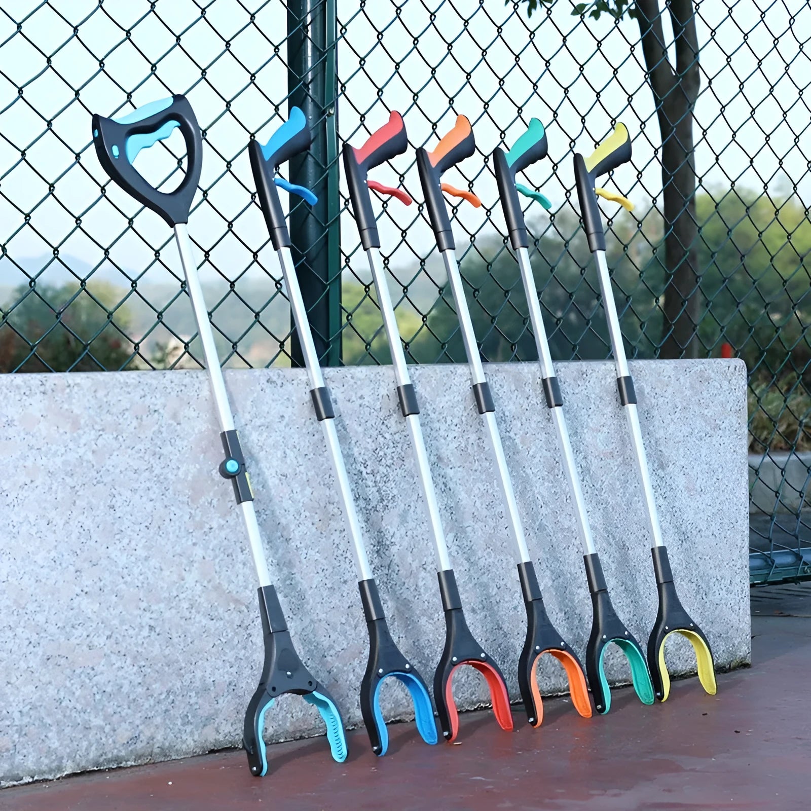 Trash folder artifact sewer pliers in plastic and aluminium alloy with six colour options