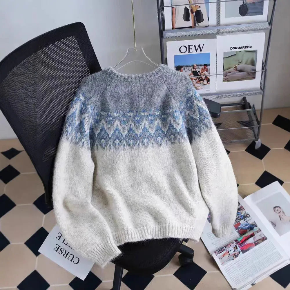 Women's contrast colour jacquard thickened sweater coat in loose fit.