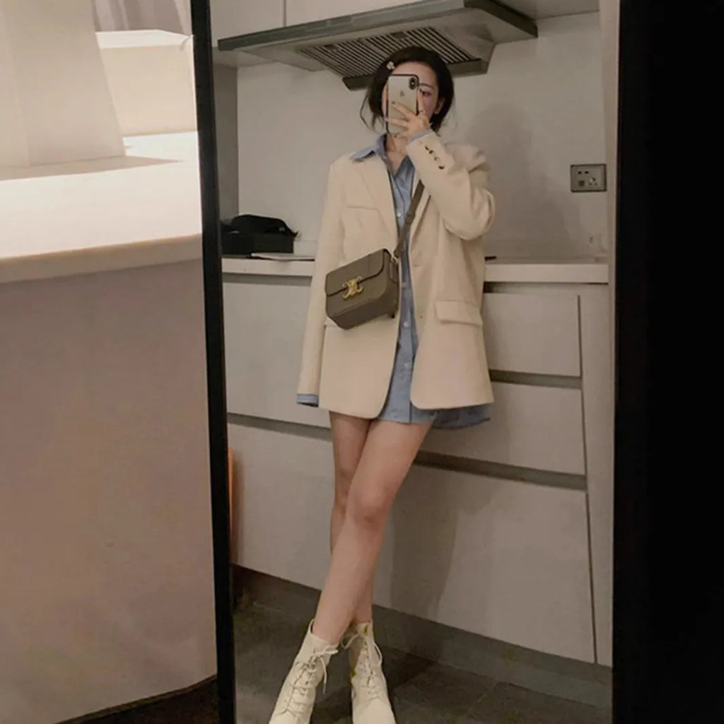 Korean-style solid colour suit jacket with regular sleeves and pockets