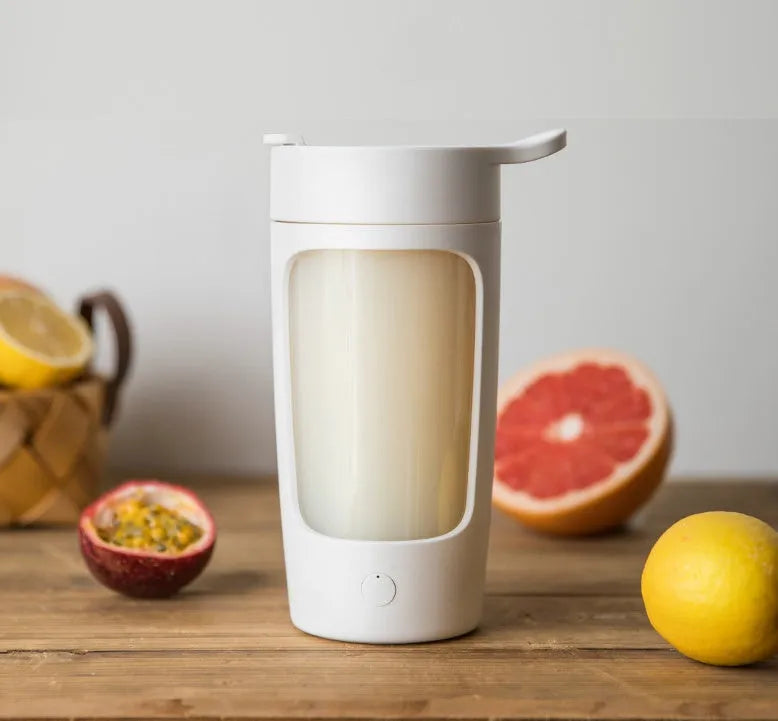 Portable rechargeable blender with 650ml capacity cup in black, blue, pink or white colours