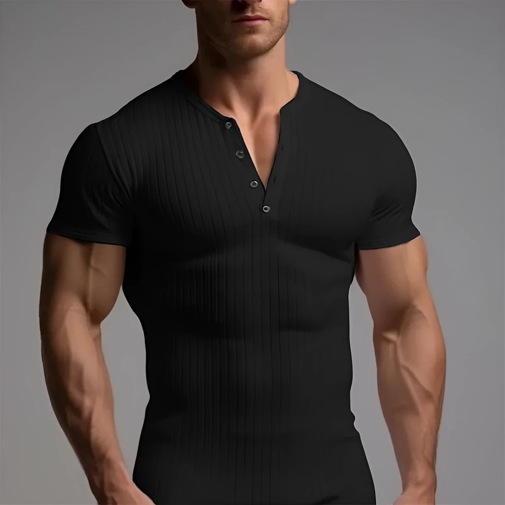 Men's slim-fit solid colour sports t-shirt in polyester, shown in army green.