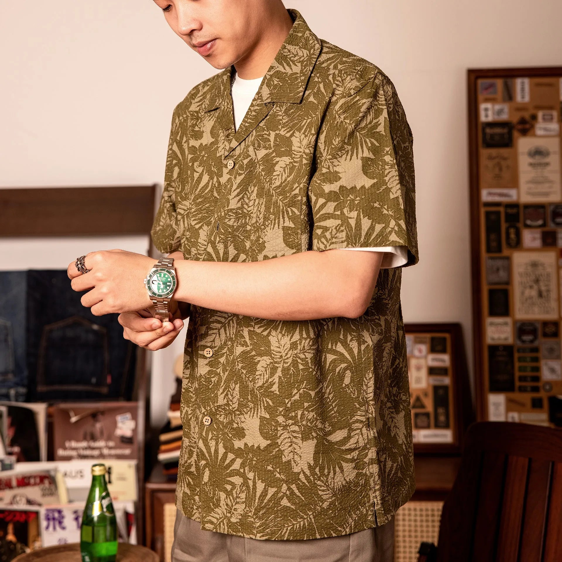 Men's vintage floral printed seersucker Cuban collar shirt in loose fit casual style