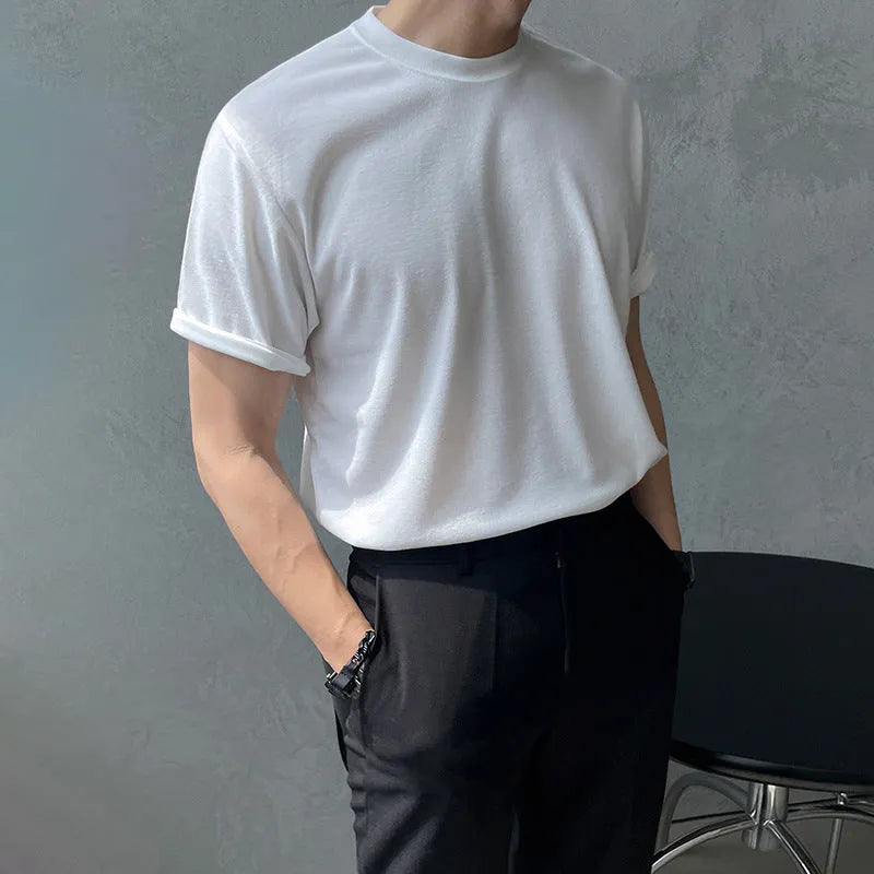 Men's slim fit cotton t-shirt in black with half-length sleeves and round neck