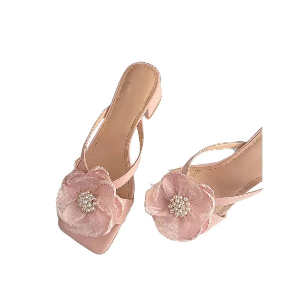 Women's sandals with chunky heel, square toe, and one-line satin strap in cream-white colour