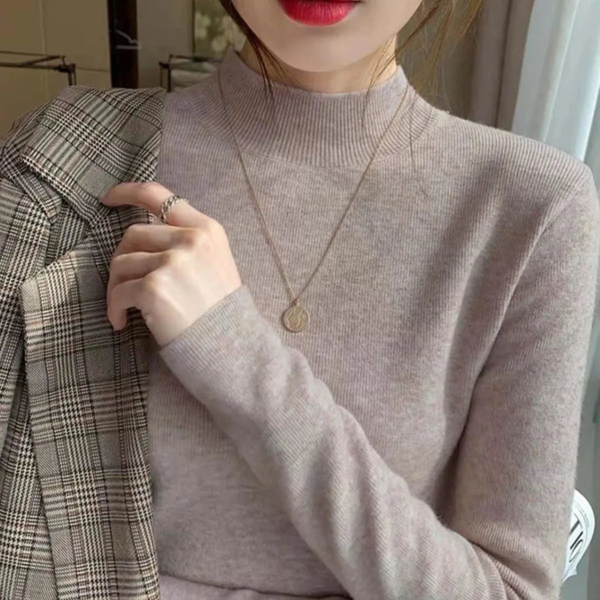 Slim fit viscose fibre bottoming shirt with long sleeves in apricot colour