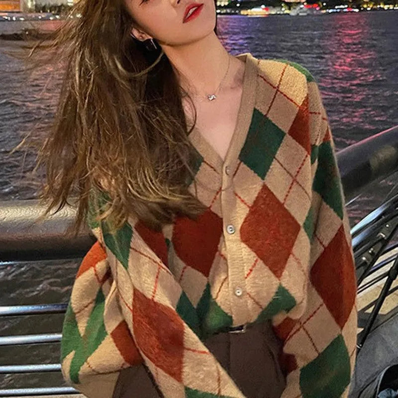 Knitted cardigan in pink, green, black, light khaki, or dark khaki with regular sleeves
