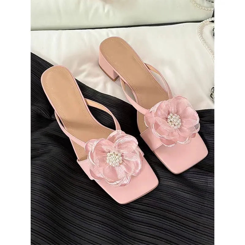 Women's sandals with chunky heel, square toe, and one-line satin strap in cream-white colour