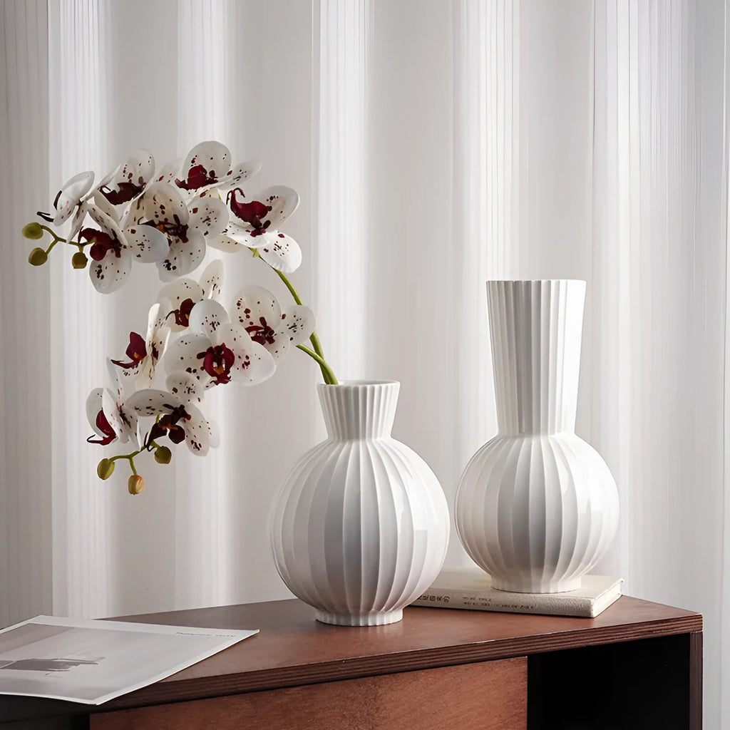Striped ceramic ball vase in American country style for table decoration