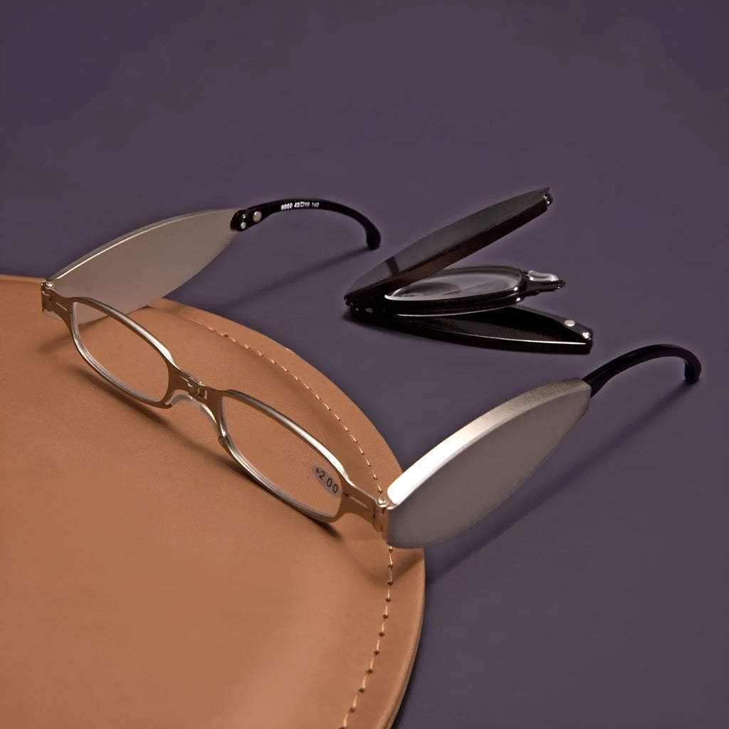 Folding pocket presbyopic glasses in black retro frame with ring detailing