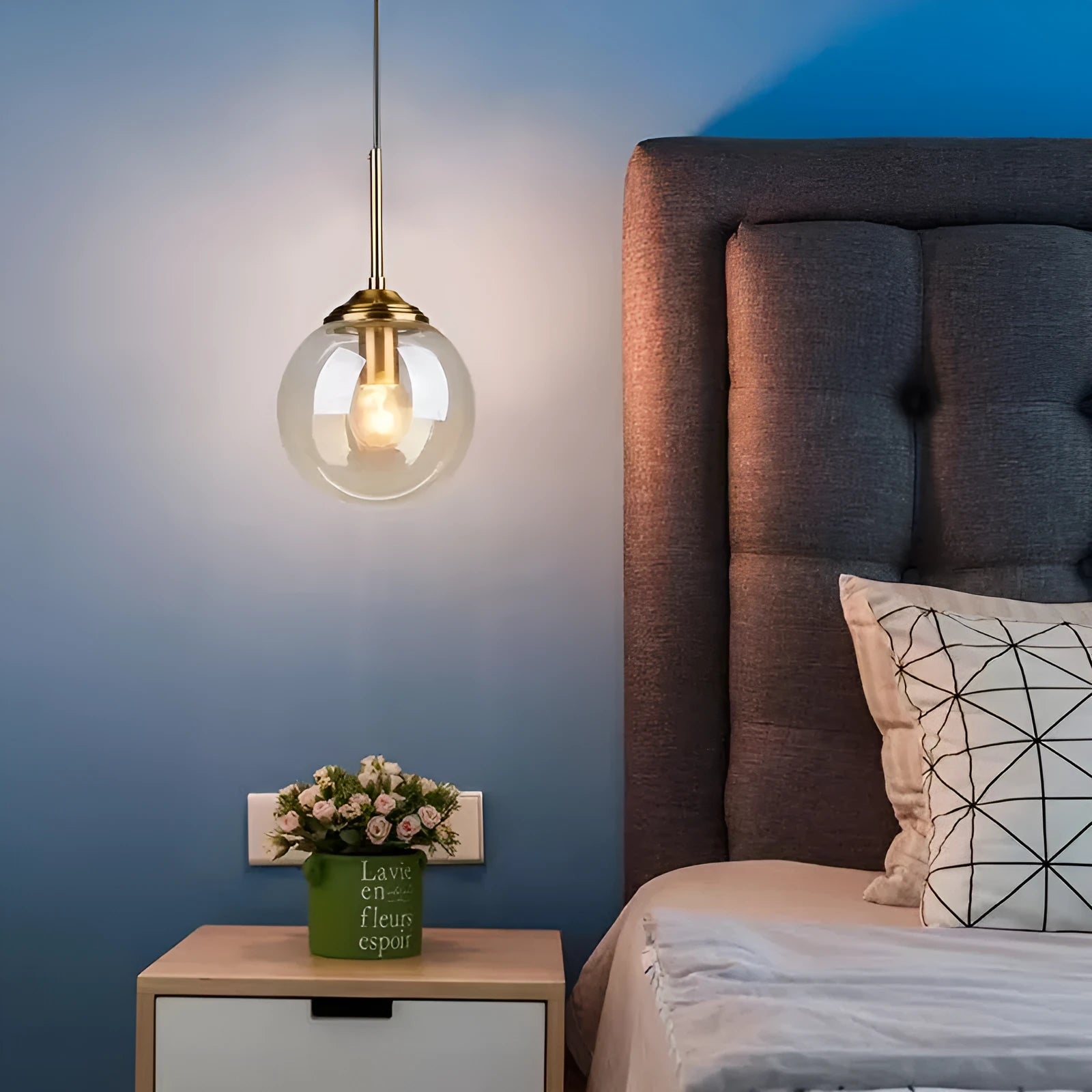 Modern round glass ball chandelier with spherical elements in Nordic style for living room or dining room
