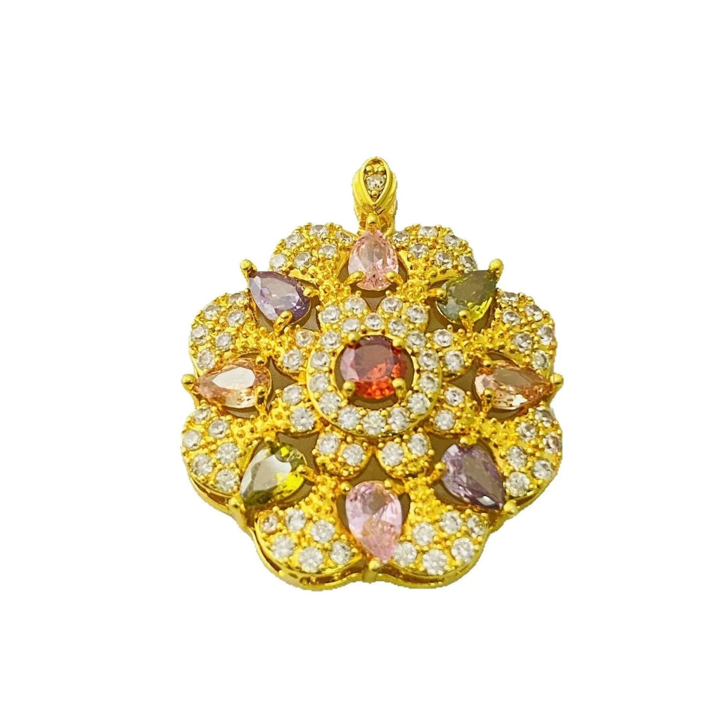 Women's flower-shaped zircon pendant necklace in gold, champagne gold, or platinum colour on a chain.