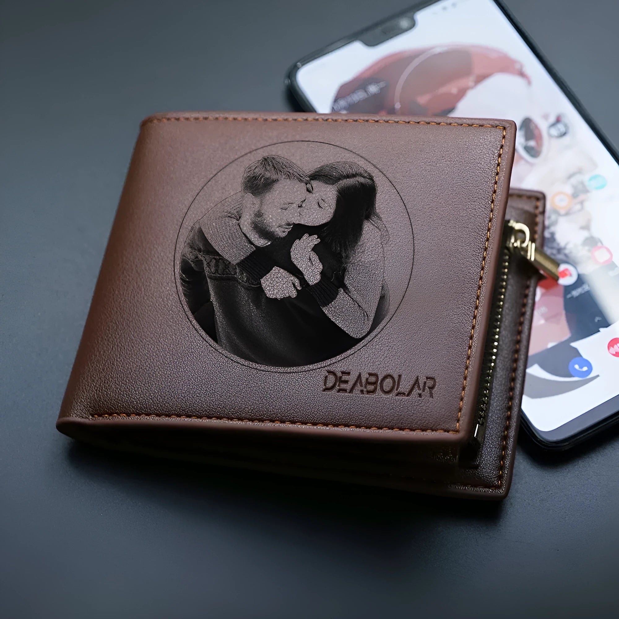 Men's leather wallet with zipper closure in classic colour, individually packaged for gifting