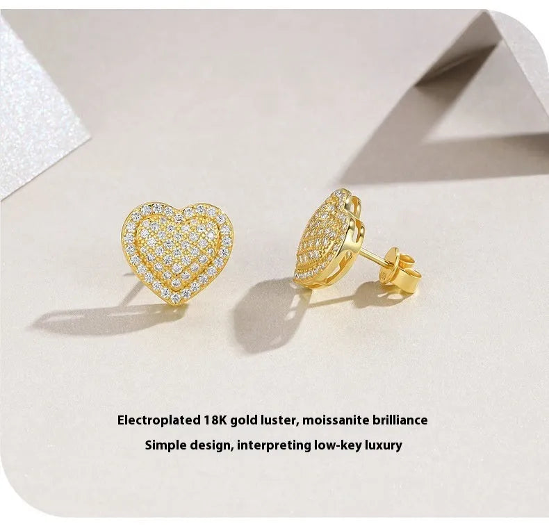 Gold-coloured heart-shaped moissanite stud earrings on S925 silver with secure fastening back