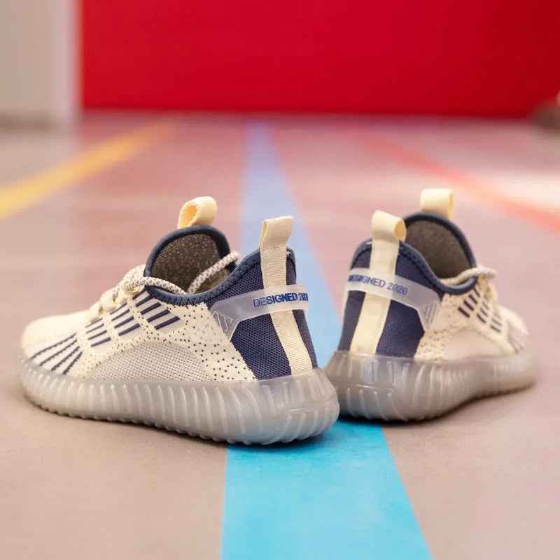Men's white breathable fabric sports shoes with low-cut design and flat platform heel.