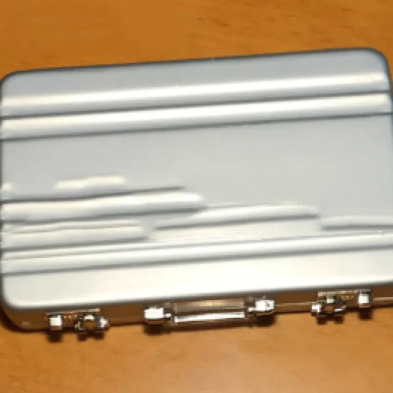 Aluminium alloy metal card holder in six colour options with 100x65mm dimensions
