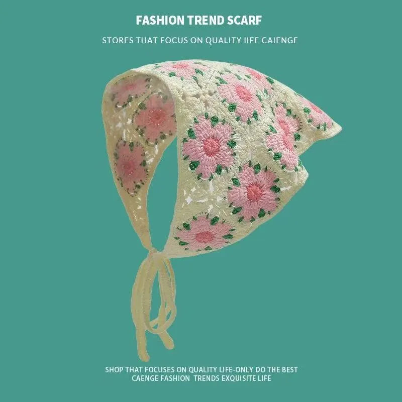 Cotton triangular headscarf with floral pattern in retro French style for women