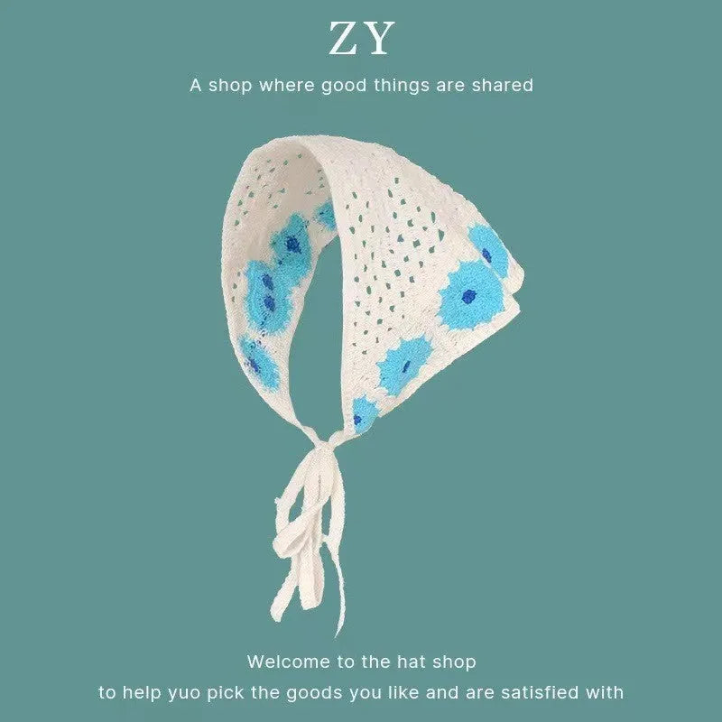 Cotton triangular headscarf with floral pattern in retro French style for women