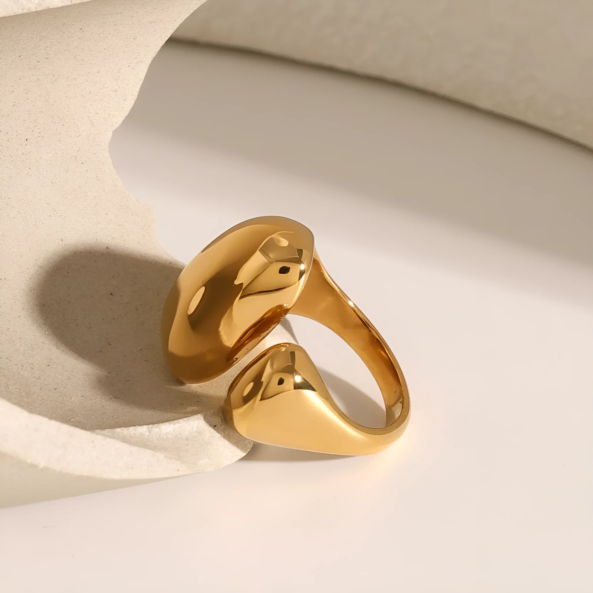 Geometric open stainless steel ring for women with electroplated finish