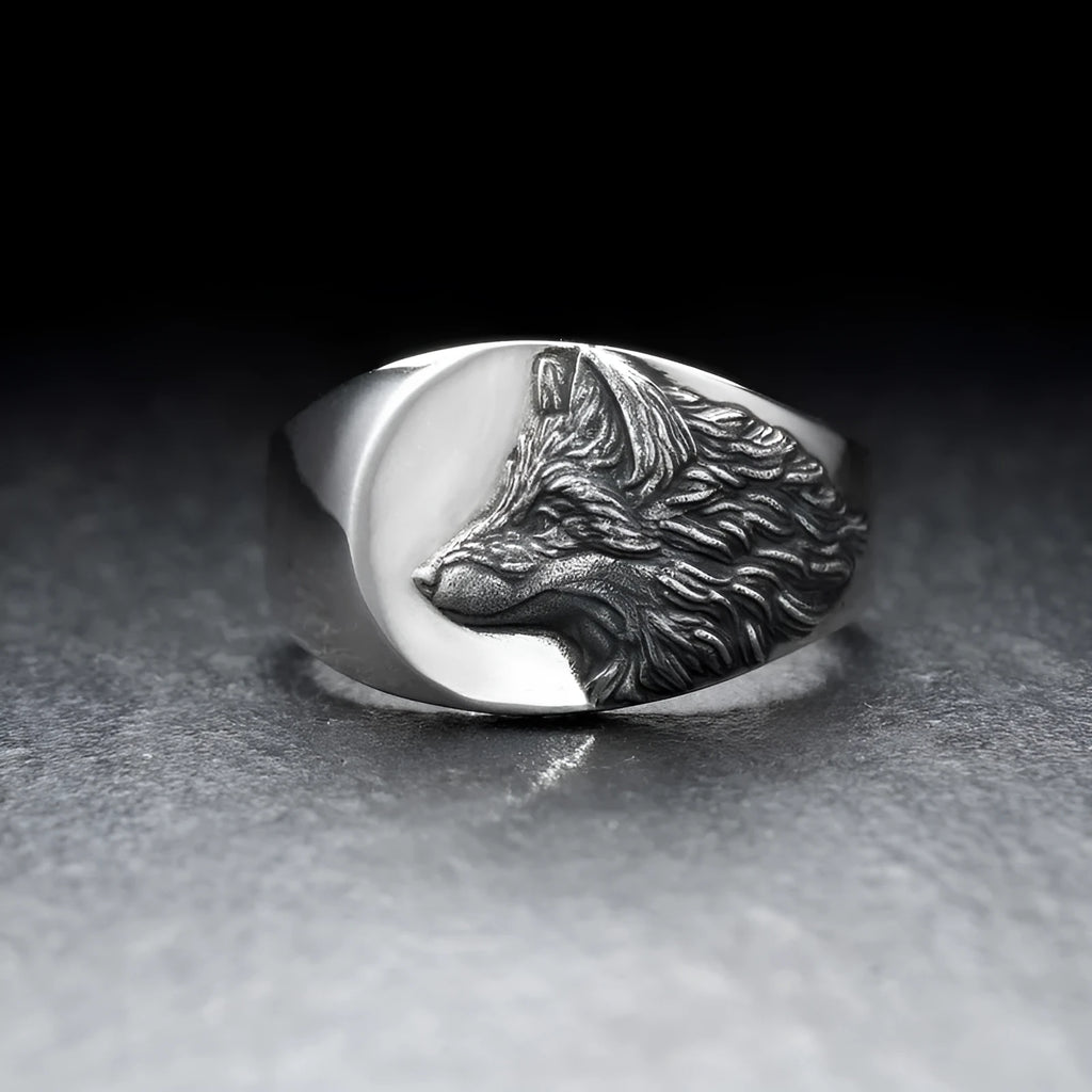 Silver geometric wolf head alloy men's ring with angular retro design