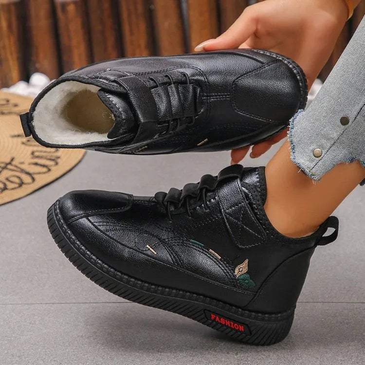 Women's black velvet slippers with rubber sole and low-cut design