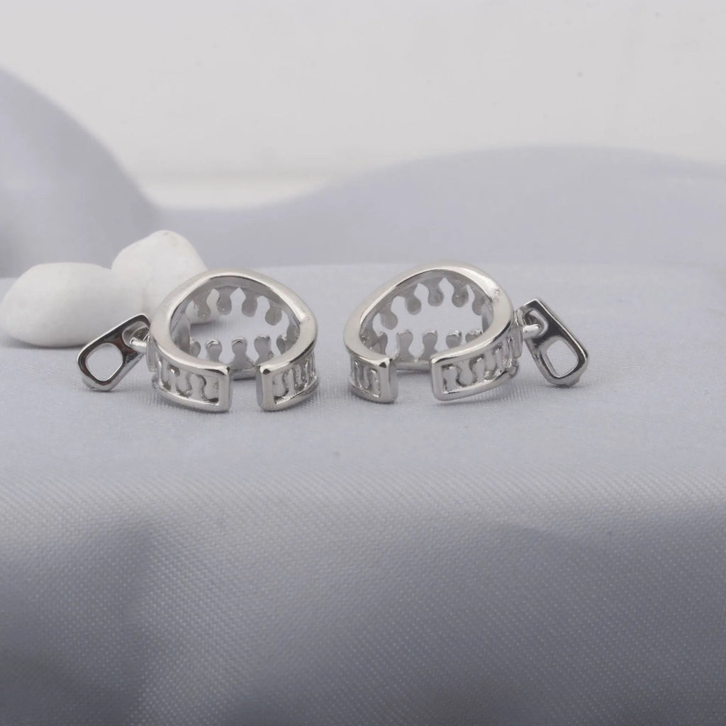 Copper geometric ear clip with zipper clip and simple line design in ES862 colour.