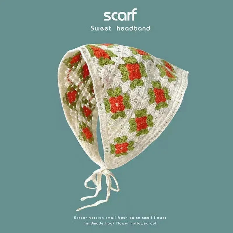 Cotton triangular headscarf with floral pattern in retro French style for women