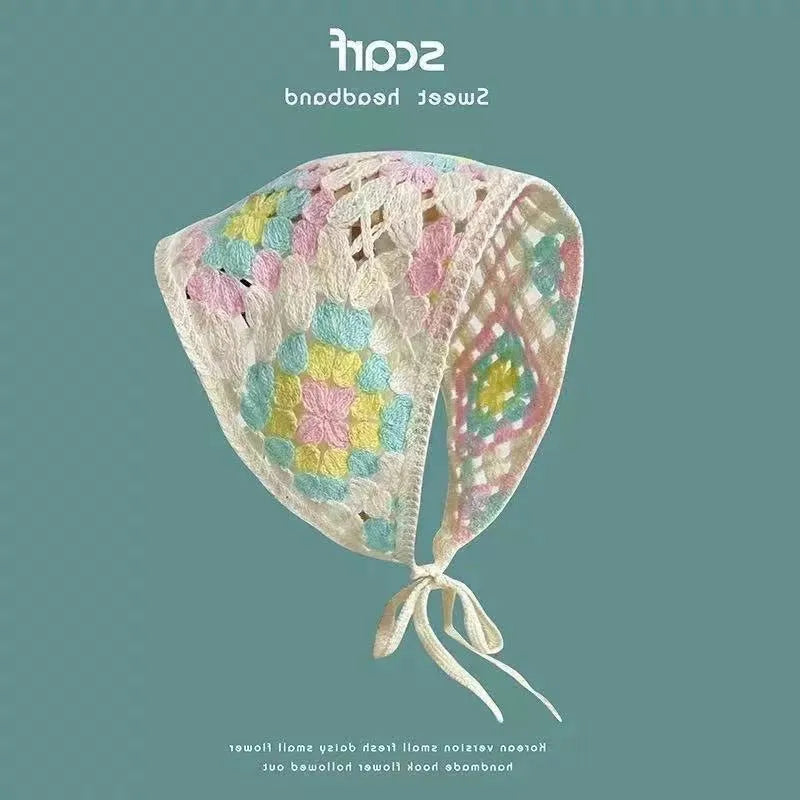 Cotton triangular headscarf with floral pattern in retro French style for women